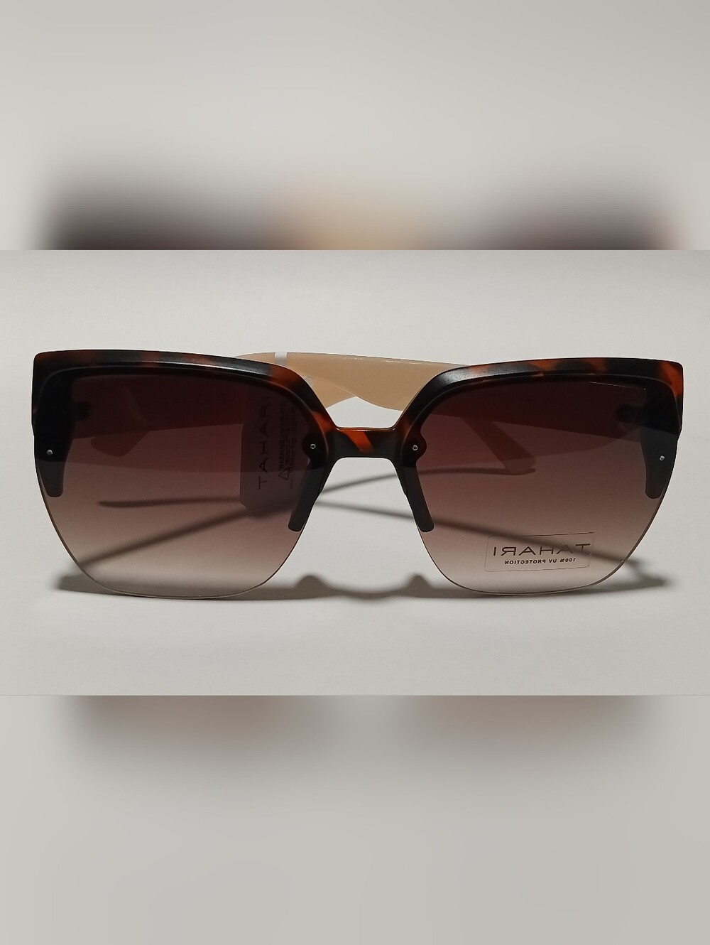 Tahari Women's Tortoiseshell Brown Gradient Sunglasses New With Tag.
